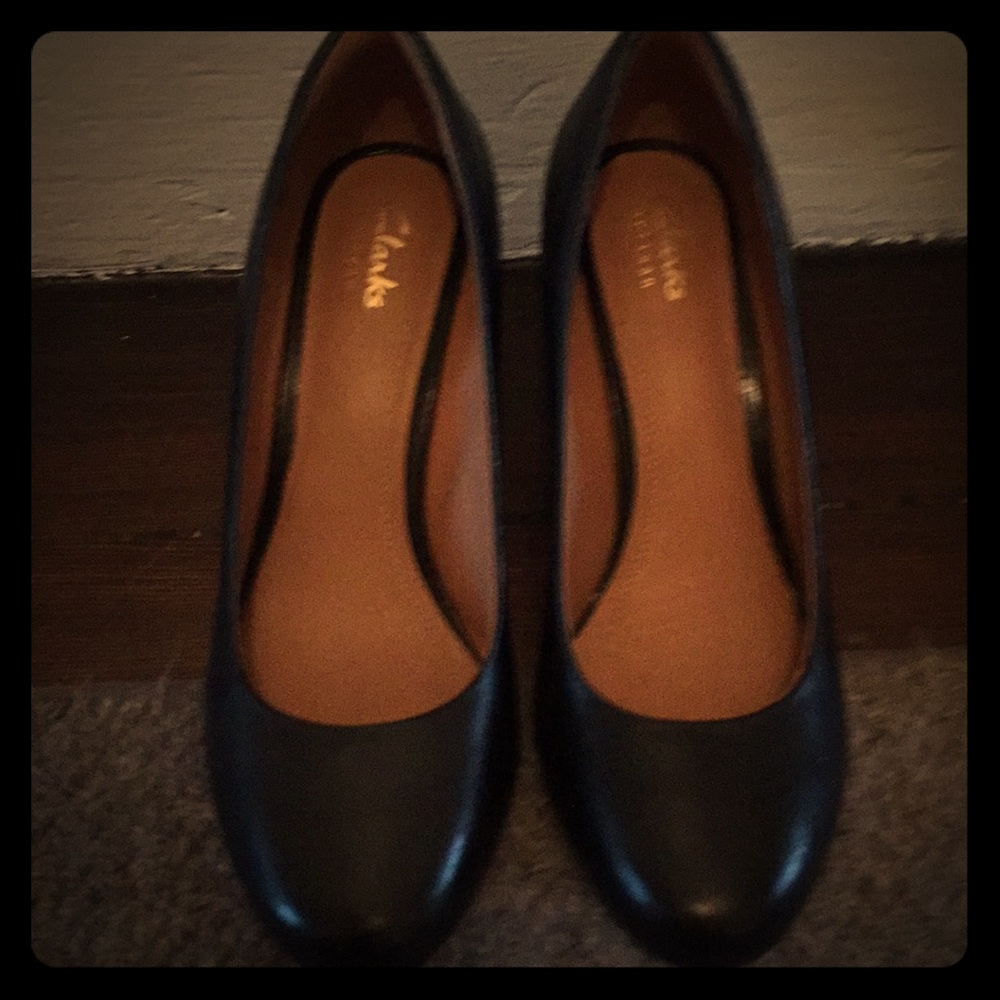 Almost new Black super comfy Pumps from Clarks